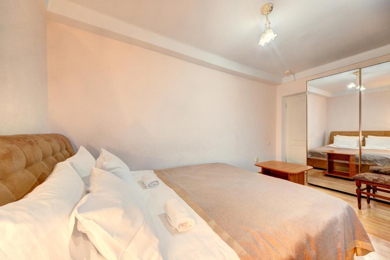 Holosiyvsky Hotel Kyiv Exterior photo