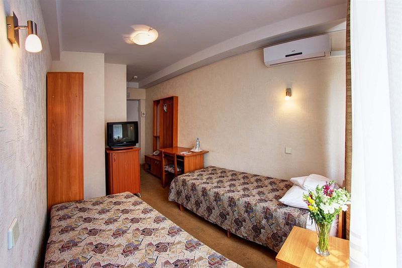 Holosiyvsky Hotel Kyiv Exterior photo