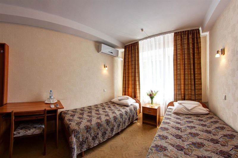 Holosiyvsky Hotel Kyiv Exterior photo