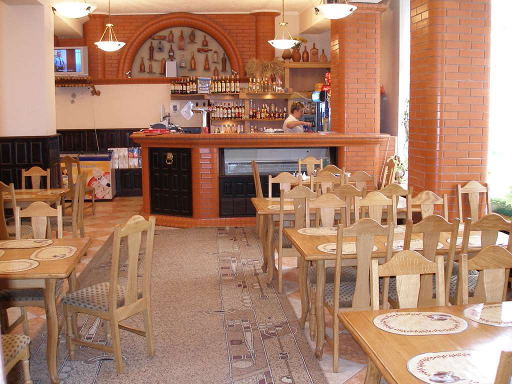 Holosiyvsky Hotel Kyiv Restaurant photo
