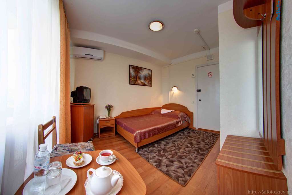 Holosiyvsky Hotel Kyiv Room photo