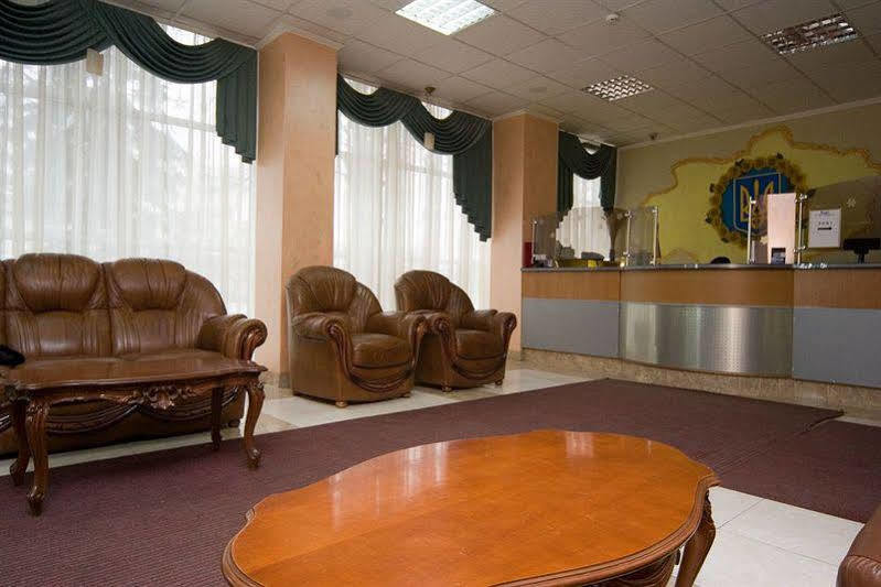 Holosiyvsky Hotel Kyiv Exterior photo